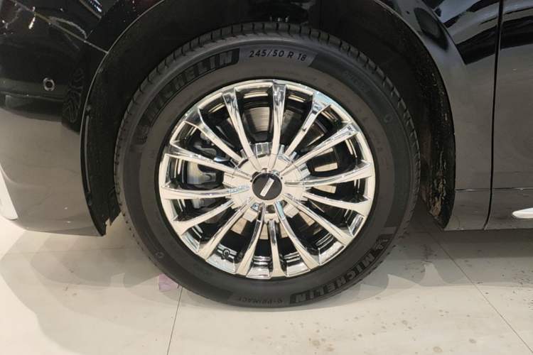 Used Wey Gaoshan 2025 Four-Wheel Drive Alpine 8 Left Front Wheel Hub