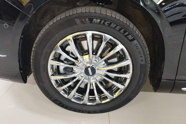 Used Wey Gaoshan 2025 Four-Wheel Drive Alpine 8 Left Front Wheel Hub