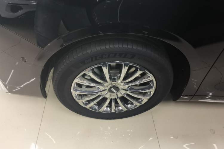 Used Wey Gaoshan 2025 Four-Wheel Drive Alpine 9 Left Front Wheel Hub