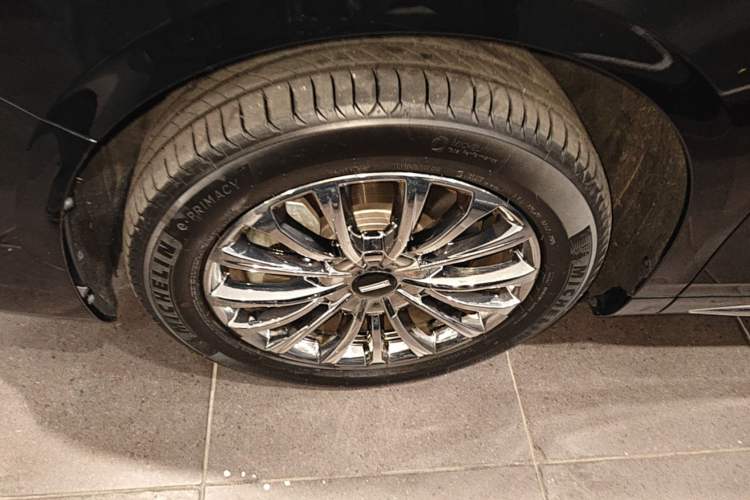 Used Wey Gaoshan 2025 Four-Wheel Drive Alpine 8 Left Front Wheel Hub