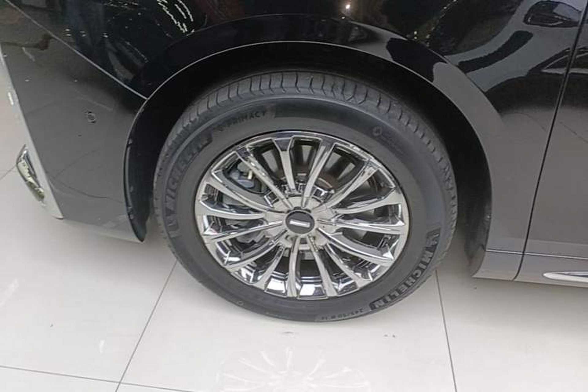 Used Wey Gaoshan 2025 Four-Wheel Drive Alpine 8 Left Front Wheel Hub