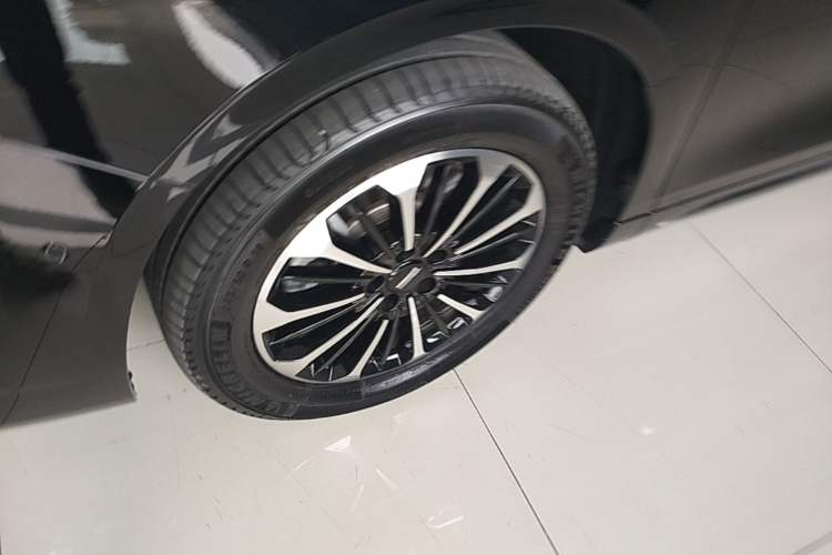 Used Wey Gaoshan 2025 Model Four-Wheel Drive Gao Shan 7 Left Front Wheel Hub