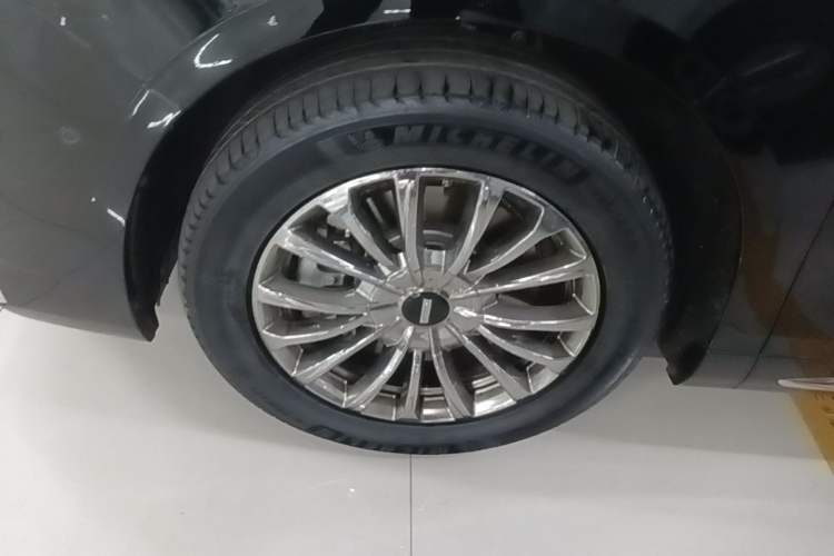 Used Wey Gaoshan 2025 Four-Wheel Drive Alpine 9 Left Front Wheel Hub