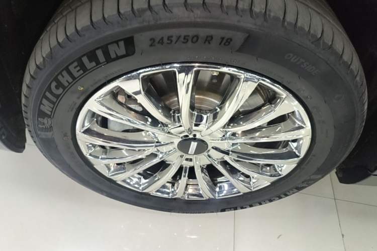 Used Wey Gaoshan 2025 Four-Wheel Drive Alpine 8 Left Front Wheel Hub