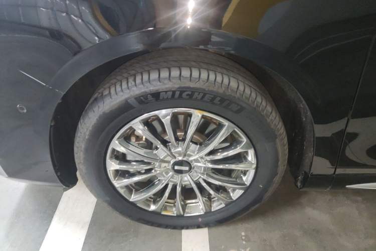 Used Wey Gaoshan 2025 Four-Wheel Drive Alpine 8 Left Front Wheel Hub