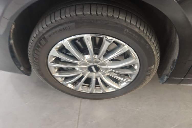 Used Wey Gaoshan 2025 Four-Wheel Drive Alpine 8 Left Front Wheel Hub