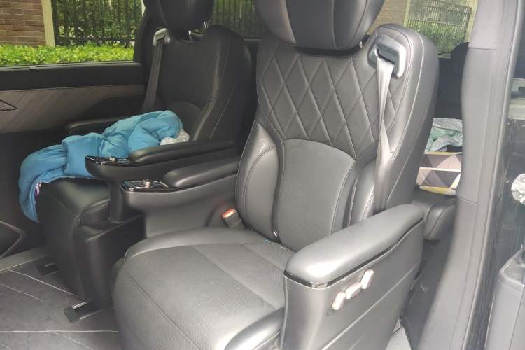 Used Wey Gaoshan 2025 Four-Wheel Drive Alpine 8 Left Rear Seat
