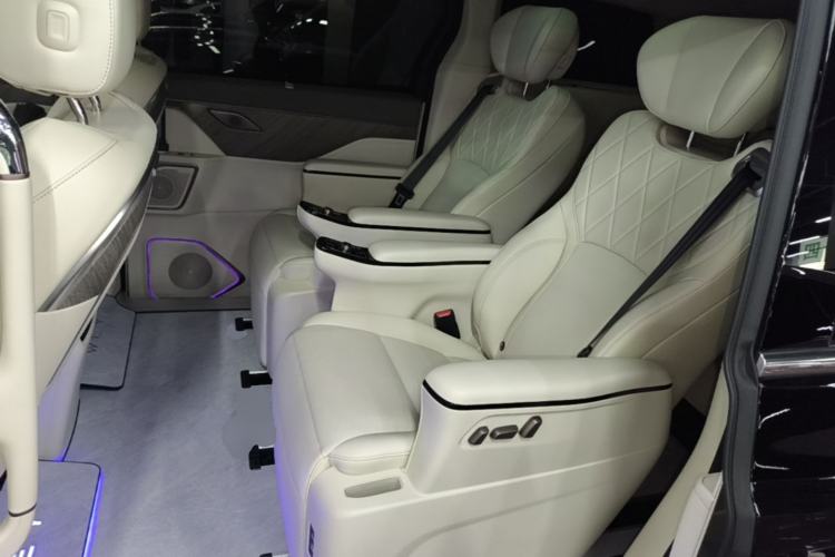 Used Wey Gaoshan 2025 Four-Wheel Drive Alpine 8 Left Rear Seat