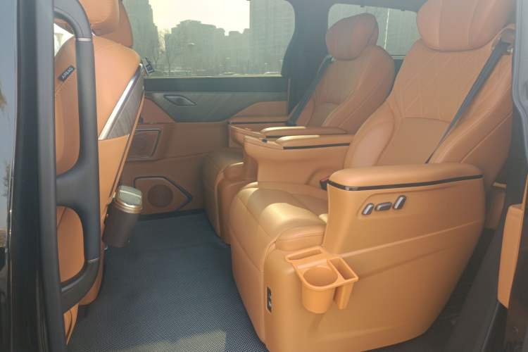 Used Wey Gaoshan 2025 Four-Wheel Drive Alpine 8 Left Rear Seat