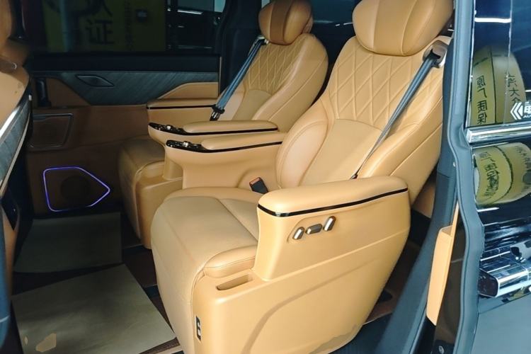 Used Wey Gaoshan 2025 Four-Wheel Drive Alpine 8 Left Rear Seat