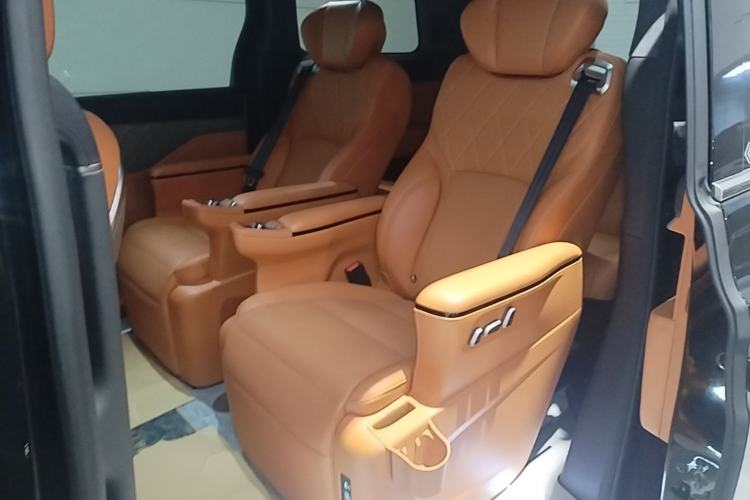 Used Wey Gaoshan 2025 Four-Wheel Drive Alpine 8 Left Rear Seat