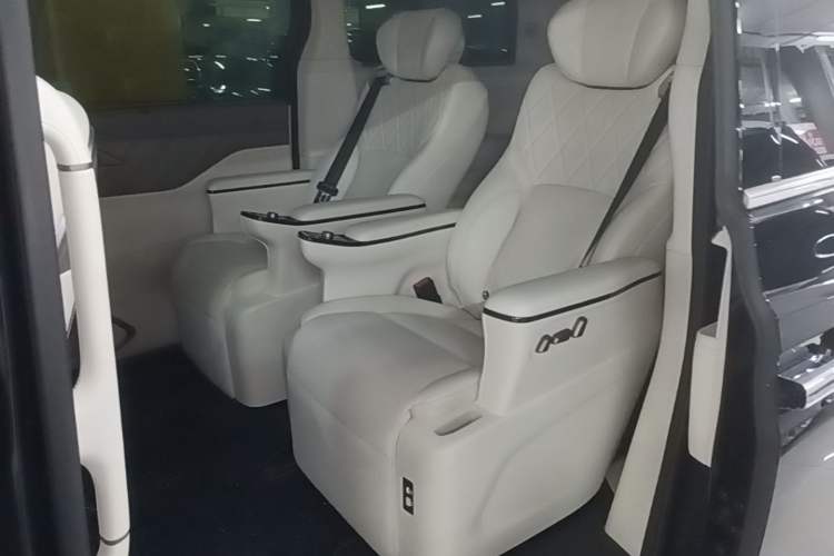 Used Wey Gaoshan 2025 Four-Wheel Drive Alpine 9 Left Rear Seat