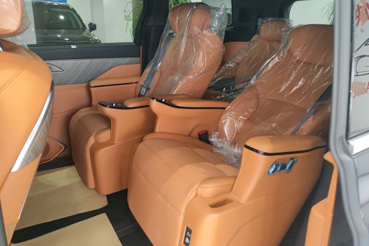Used Wey Gaoshan 2025 Four-Wheel Drive Alpine 8 Left Rear Seat