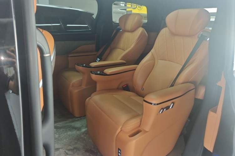 Used Wey Gaoshan 2025 Four-Wheel Drive Alpine 8 Left Rear Seat