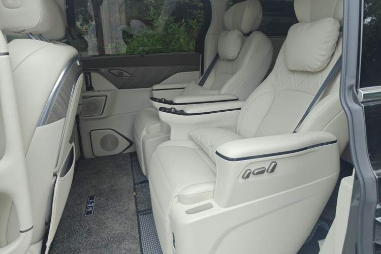 Used Wey Gaoshan 2025 Four-Wheel Drive Alpine 8 Left Rear Seat