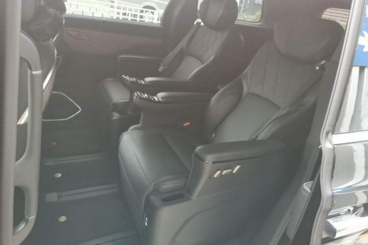Used Wey Gaoshan 2025 Four-Wheel Drive Alpine 8 Left Rear Seat