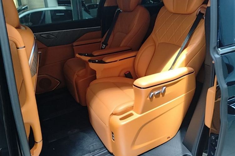 Used Wey Gaoshan 2025 Four-Wheel Drive Alpine 8 Left Rear Seat
