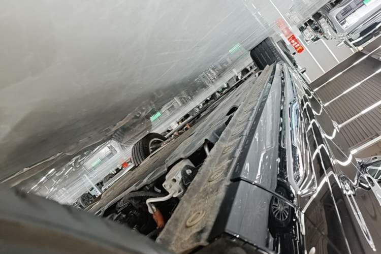 Used Wey Gaoshan 2025 Four-Wheel Drive Alpine 8 Left Side Sill