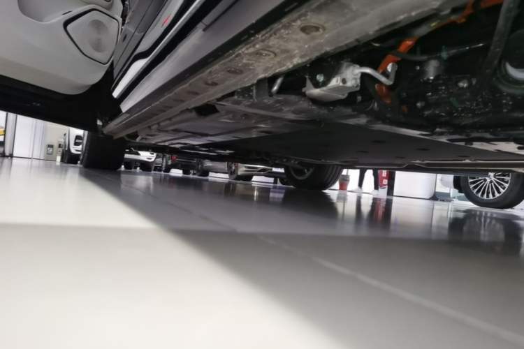 Used Wey Gaoshan 2025 Four-Wheel Drive Alpine 8 Left Side Sill