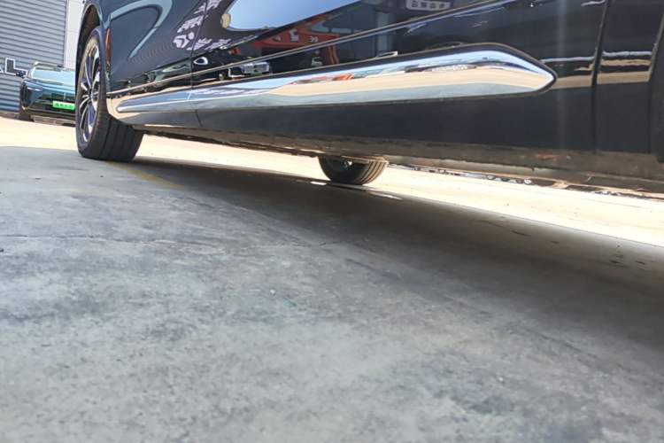 Used Wey Gaoshan 2025 Model Four-Wheel Drive Gao Shan 7 Left Side Sill