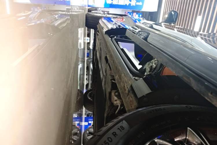 Used Wey Gaoshan 2025 Four-Wheel Drive Alpine 8 Left Side Sill