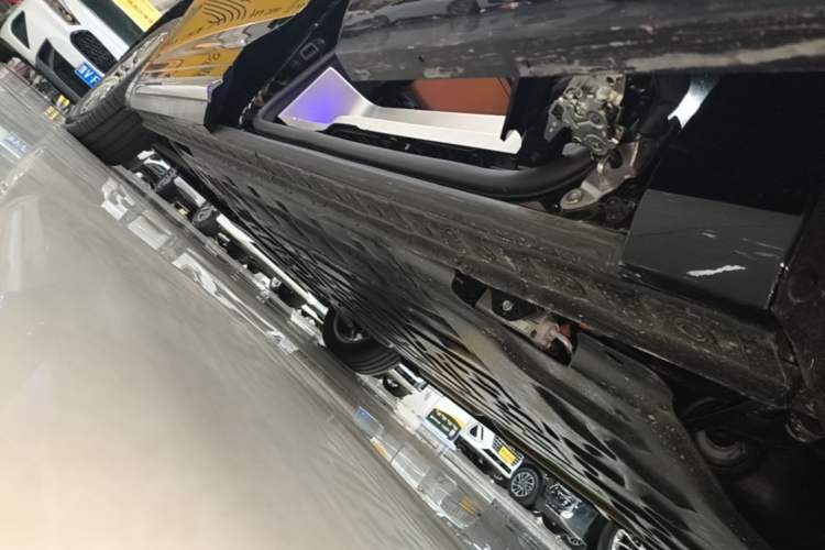 Used Wey Gaoshan 2025 Four-Wheel Drive Alpine 8 Left Side Sill
