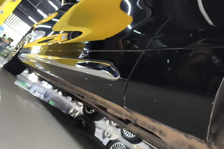 Used Wey Gaoshan 2025 Four-Wheel Drive Alpine 9 Left Side Sill