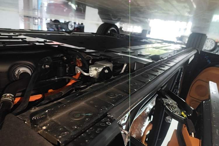Used Wey Gaoshan 2025 Four-Wheel Drive Alpine 8 Left Side Sill