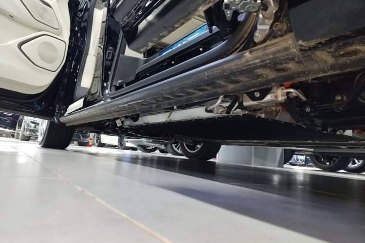 Used Wey Gaoshan 2025 Four-Wheel Drive Alpine 8 Left Side Sill