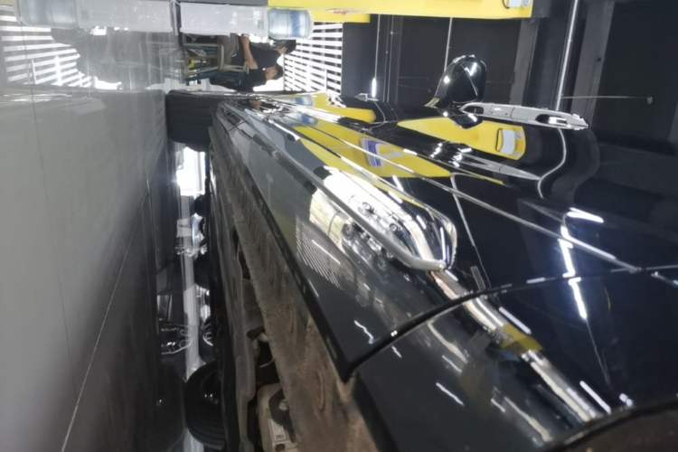 Used Wey Gaoshan 2025 Four-Wheel Drive Alpine 8 Left Side Sill