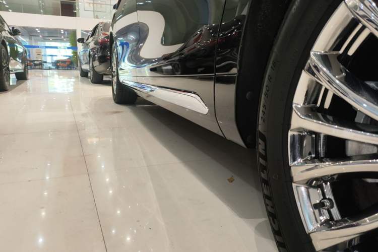 Used Wey Gaoshan 2025 Four-Wheel Drive Alpine 8 Left Side Sill