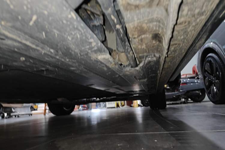 Used Wey Gaoshan 2025 Four-Wheel Drive Alpine 8 Left Side Sill