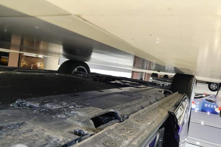 Used Wey Gaoshan 2025 Four-Wheel Drive Alpine 8 Left Side Sill