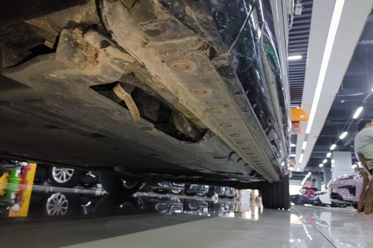 Used Wey Gaoshan 2025 Four-Wheel Drive Alpine 8 Left Side Sill