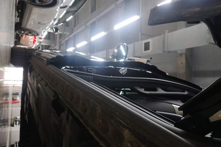 Used Wey Gaoshan 2025 Four-Wheel Drive Alpine 8 Left Side Sill