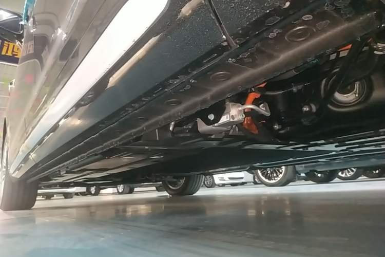 Used Wey Gaoshan 2025 Four-Wheel Drive Alpine 8 Left Side Sill