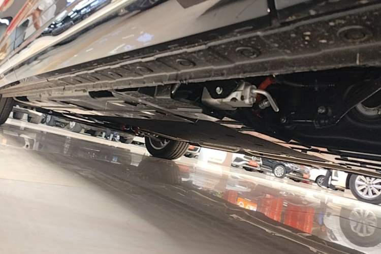 Used Wey Gaoshan 2025 Four-Wheel Drive Alpine 8 Left Side Sill