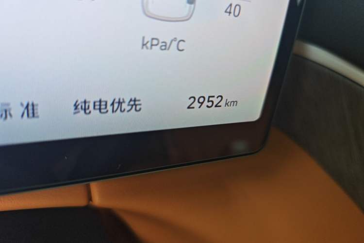 Used Wey Gaoshan 2025 Four-Wheel Drive Alpine 8 Odometer Close Up