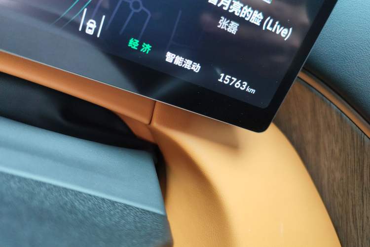 Used Wey Gaoshan 2025 Four-Wheel Drive Alpine 8 Odometer Close Up