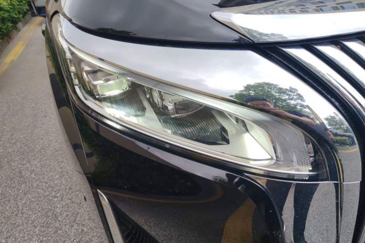 Used Wey Gaoshan 2025 Model Four-Wheel Drive Gao Shan 7 Right Front Headlight