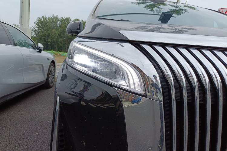 Used Wey Gaoshan 2025 Four-Wheel Drive Alpine 8 Right Front Headlight