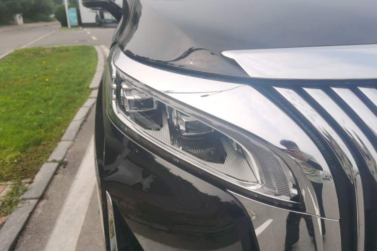 Used Wey Gaoshan 2025 Four-Wheel Drive Alpine 8 Right Front Headlight