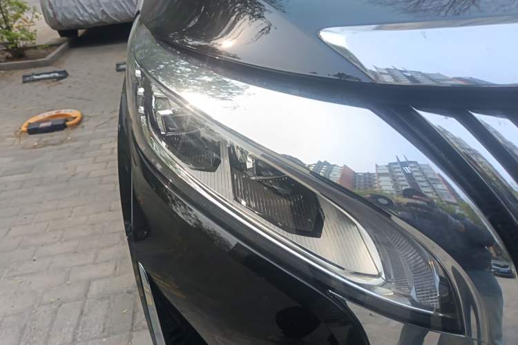 Used Wey Gaoshan 2025 Four-Wheel Drive Alpine 8 Right Front Headlight