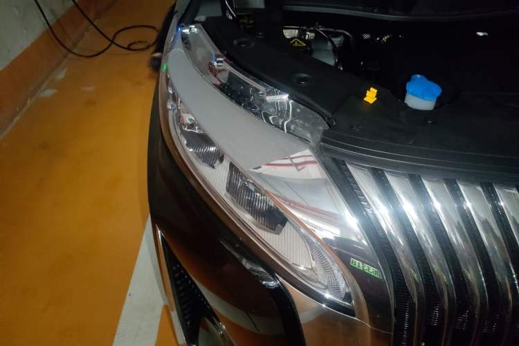 Used Wey Gaoshan 2025 Four-Wheel Drive Alpine 8 Right Front Headlight
