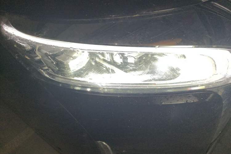 Used Wey Gaoshan 2025 Four-Wheel Drive Alpine 8 Right Front Headlight