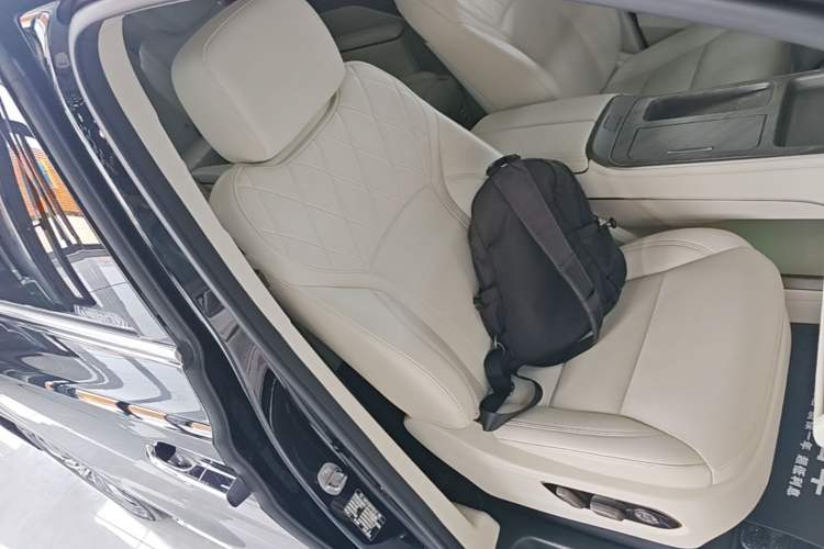 Used Wey Gaoshan 2025 Four-Wheel Drive Alpine 8 Right Front Seat