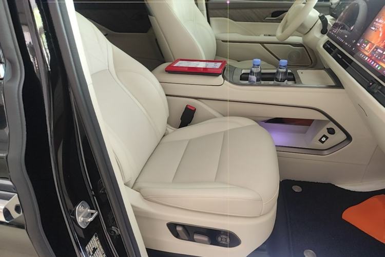 Used Wey Gaoshan 2025 Four-Wheel Drive Alpine 8 Right Front Seat
