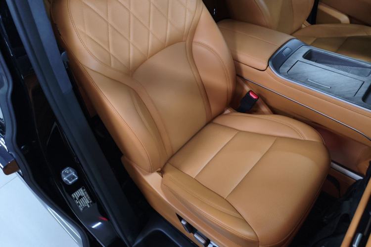 Used Wey Gaoshan 2025 Four-Wheel Drive Alpine 8 Right Front Seat