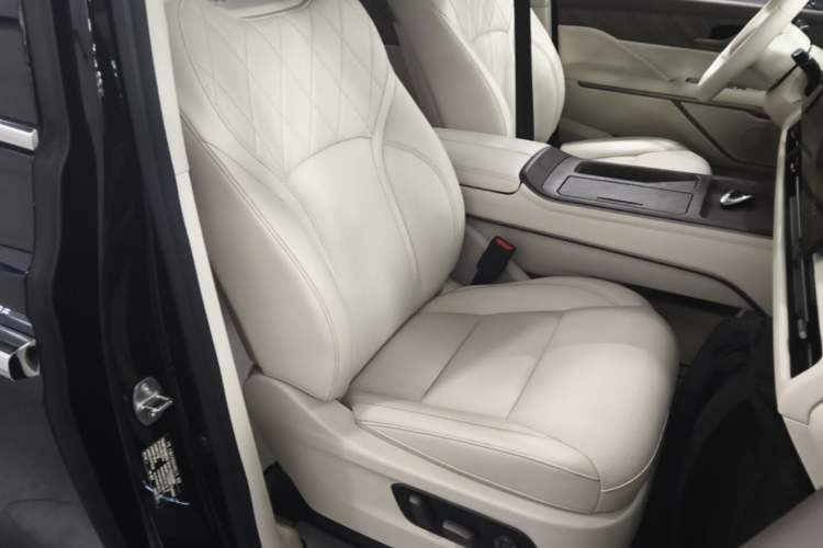 Used Wey Gaoshan 2025 Four-Wheel Drive Alpine 8 Right Front Seat