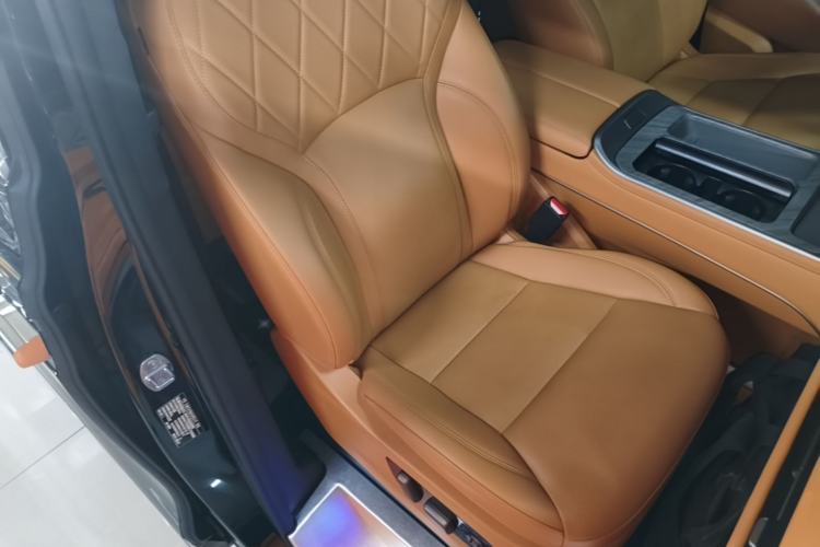Used Wey Gaoshan 2025 Four-Wheel Drive Alpine 8 Right Front Seat